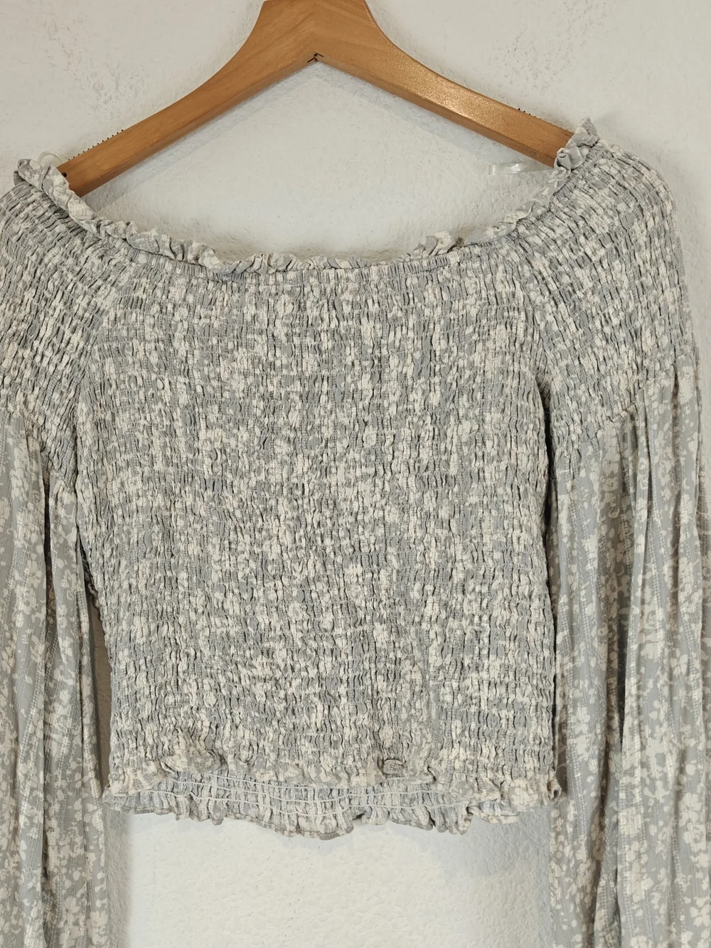 Solai The Label Grey & Cream Floral Smocked Puff Sleeve Crop Top Boho Tie M